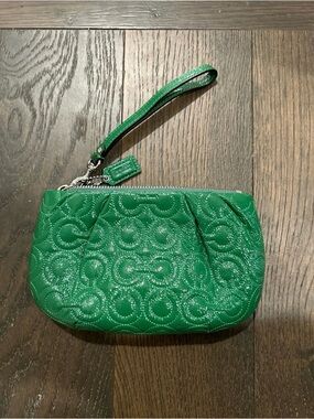 RARE Coach Signature Quilt Patent Leather Wristlet Pouch Bag Case Clutch Purse